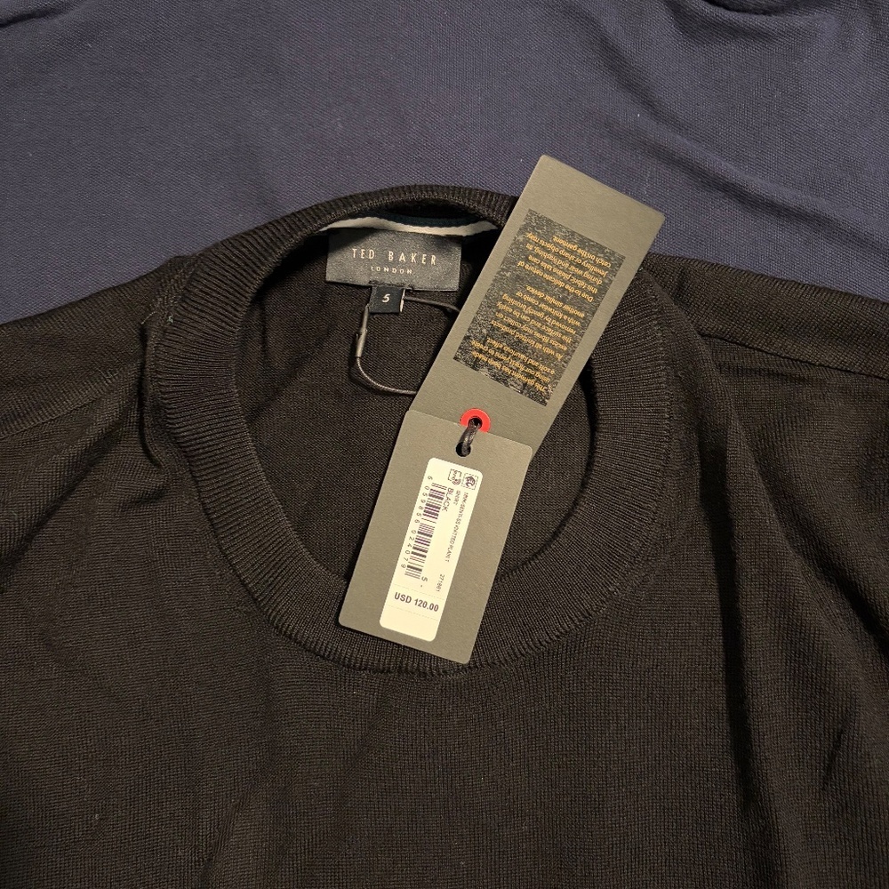 Ted Baker Luxury Short Sleeve Sweater NWT - Picture 2 of 2